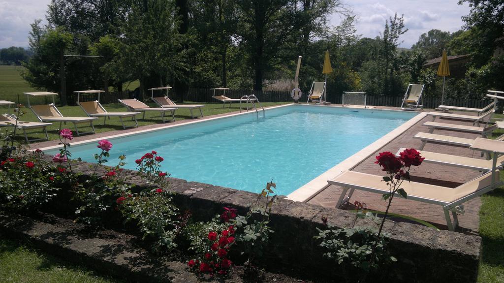 Villa San Fabiano With Heated Pool 몬테로니다르비아 외부 사진